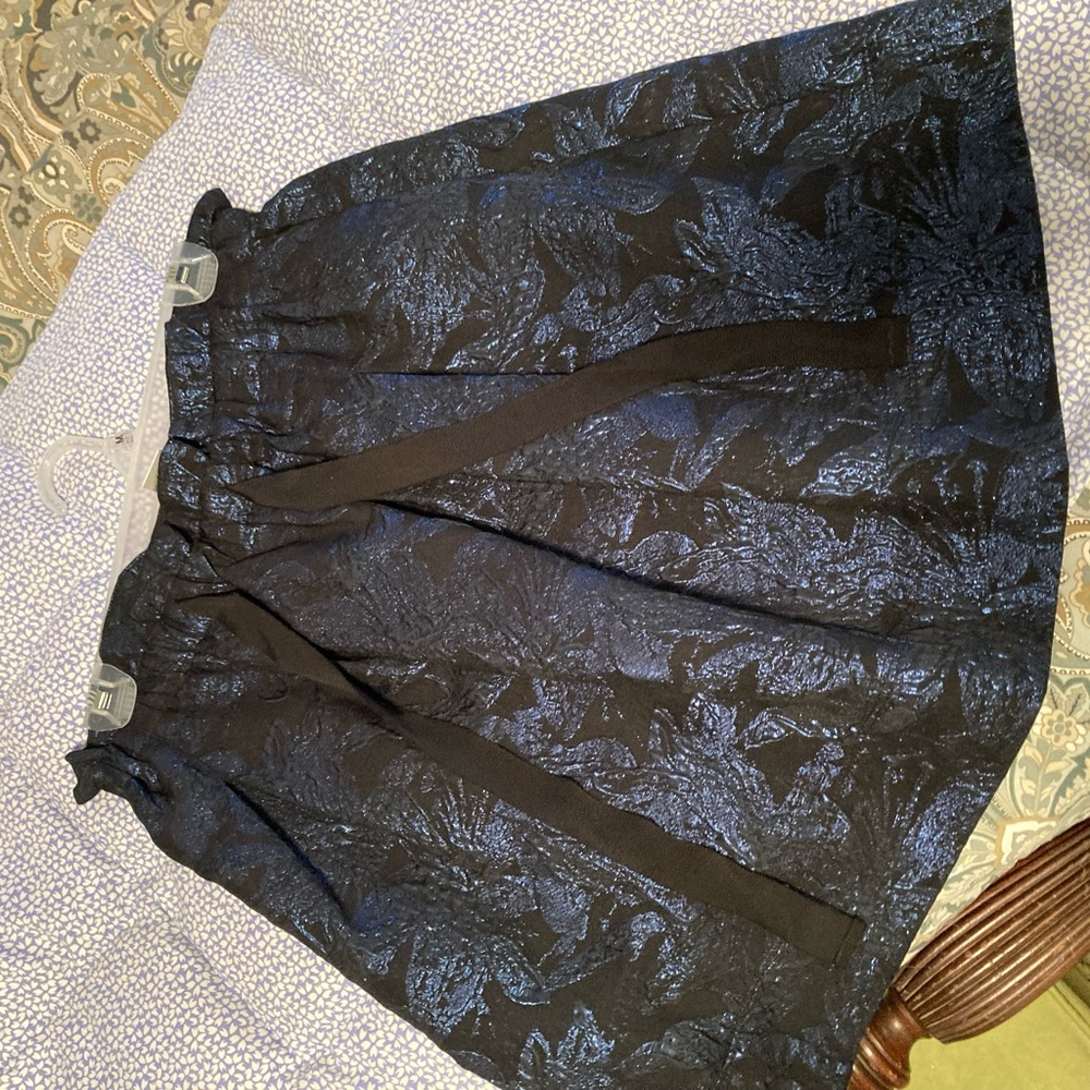 Gorgeous NWT H&M sz6 metallic black and blue skirt